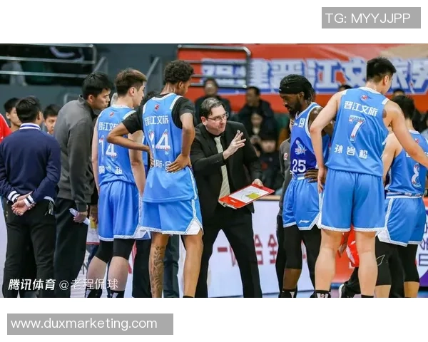 凯撒带领球队客场战胜广东胜利献给福建球迷全省球迷齐庆祝欢腾气氛热烈 凯撒带领球队客场战胜广东胜利献给福建球迷全省球迷齐庆祝欢腾气氛热烈
